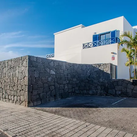 Kalandraka Close To Marina, Sea Views, Ac, Heated Pool Villa