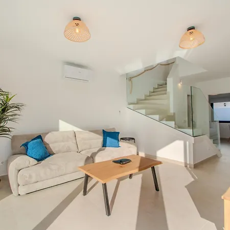 Villa Kalandraka Close To Marina, Sea Views, Ac, Heated Pool *