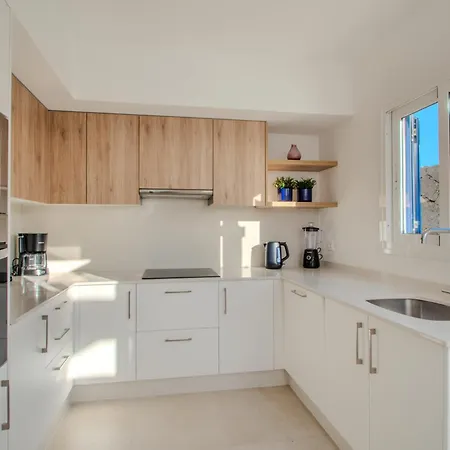 Villa Kalandraka Close To Marina, Sea Views, Ac, Heated Pool Playa Blanca (Lanzarote)