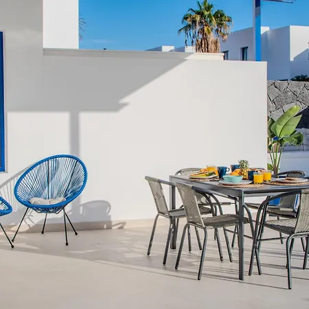 Villa Kalandraka Close To Marina, Sea Views, Ac, Heated Pool