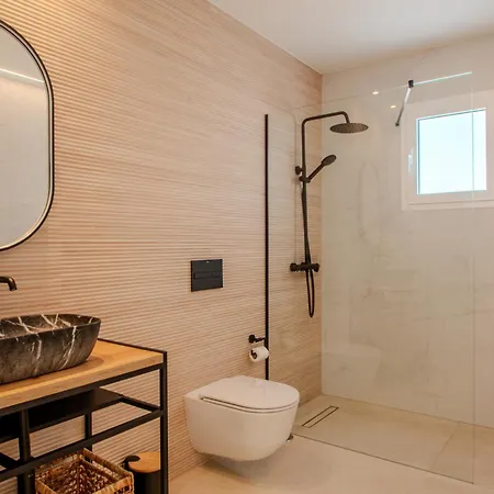 Kalandraka Close To Marina, Sea Views, Ac, Heated Pool